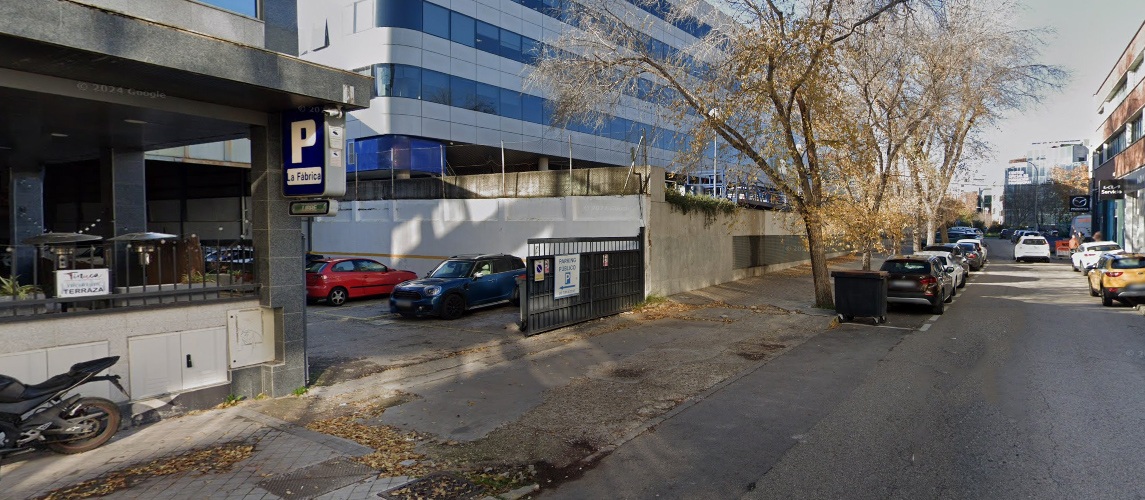 Aparcar en Suanzes - Parking La Fábrica